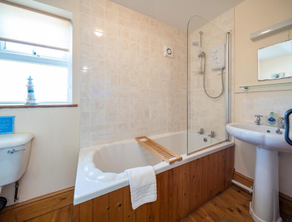 Wrth Y Nant Villa Saint Ishmaels  ภายนอก รูปภาพ