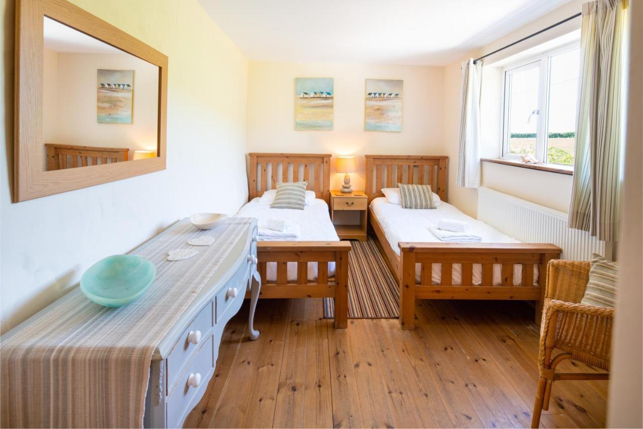 Wrth Y Nant Villa Saint Ishmaels  ภายนอก รูปภาพ